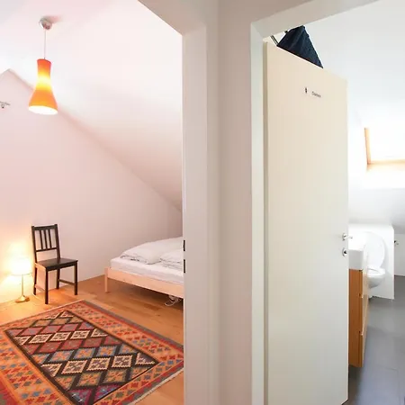 Central Spacious W Private Garden And Free Parking Innsbruck