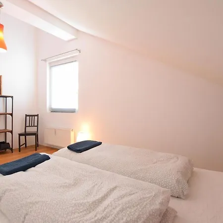 アパート Central Spacious W Private Garden And Free Parking インスブルック
