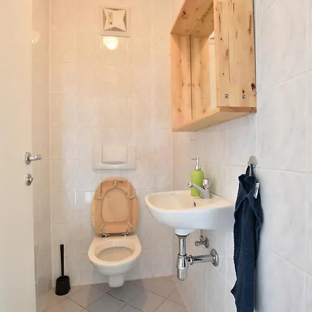 Central Spacious W Private Garden And Free Parking *