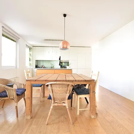 Central Spacious W Private Garden And Free Parking *